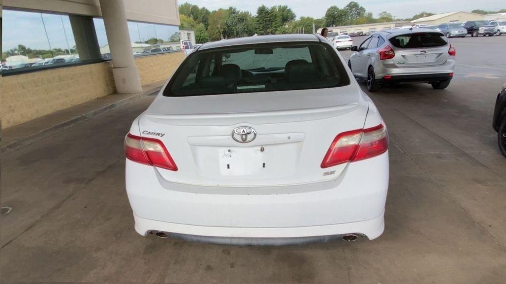 Toyota Camry photo 4