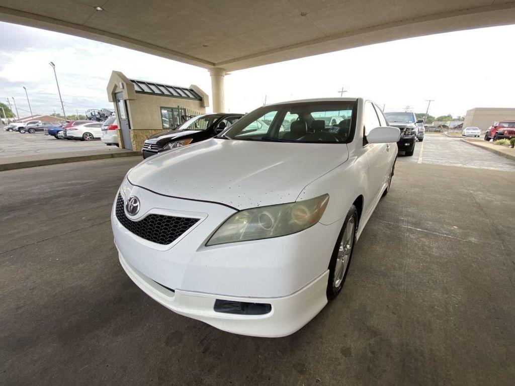 Toyota Camry photo 10