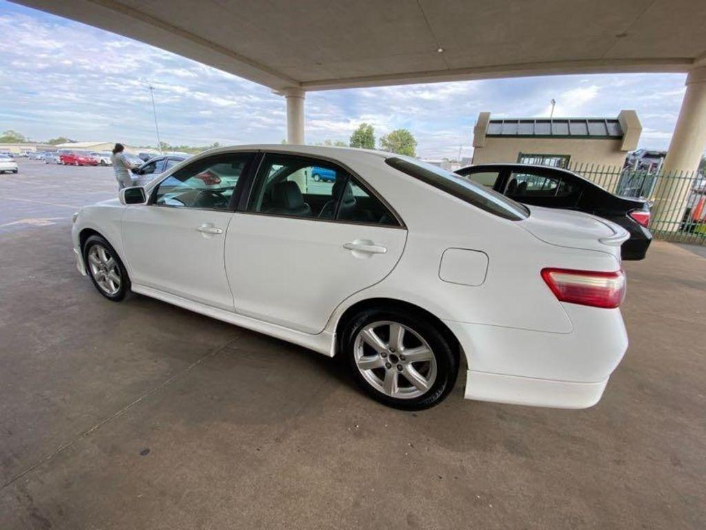 Toyota Camry photo 11