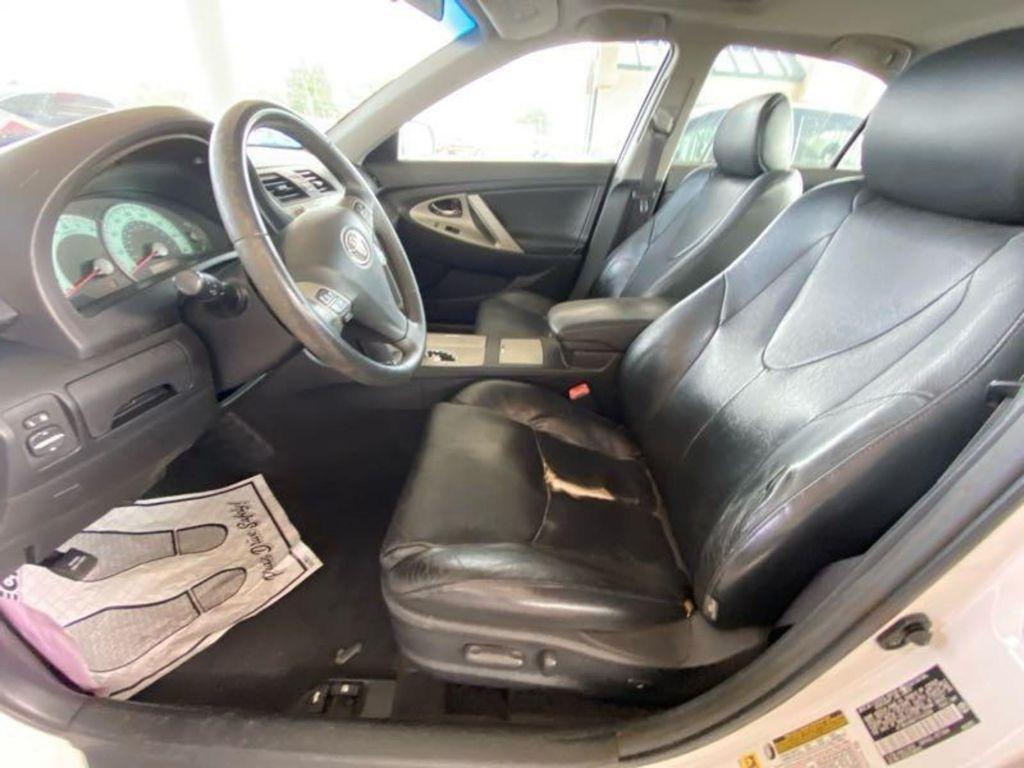 Toyota Camry photo 12