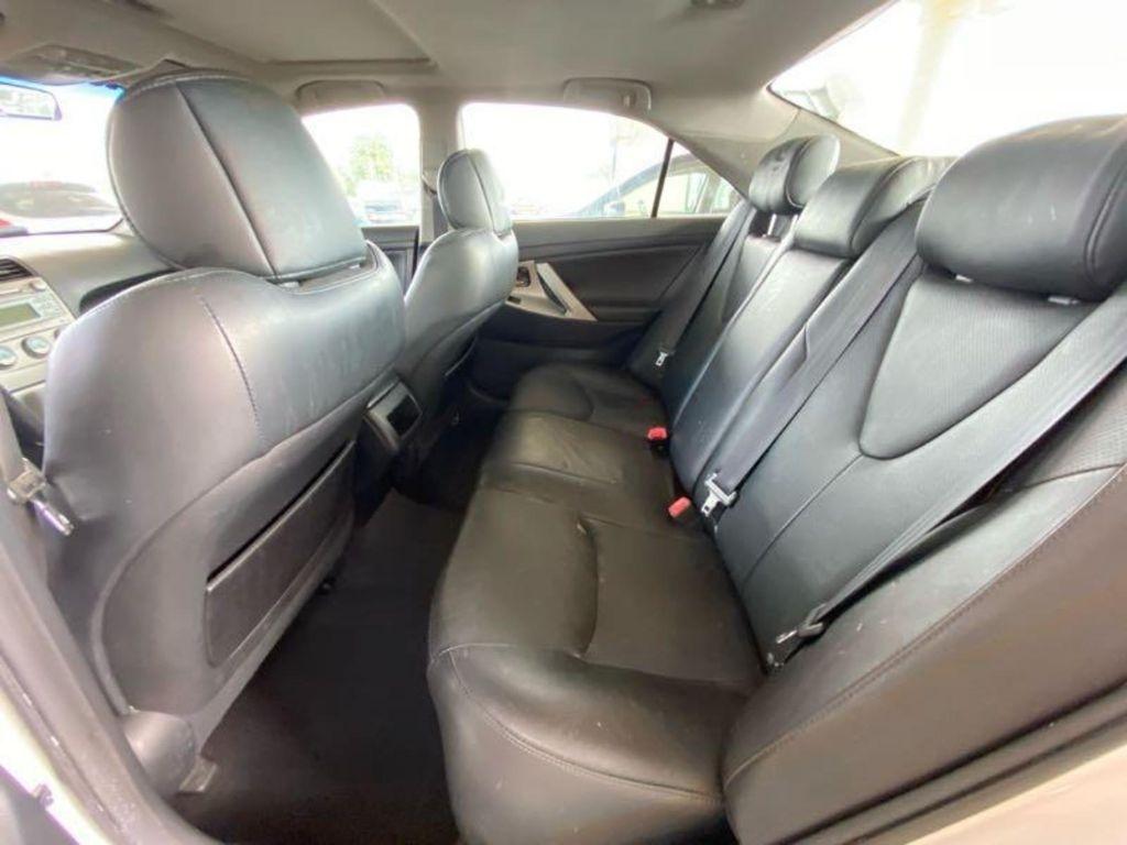 Toyota Camry photo 14