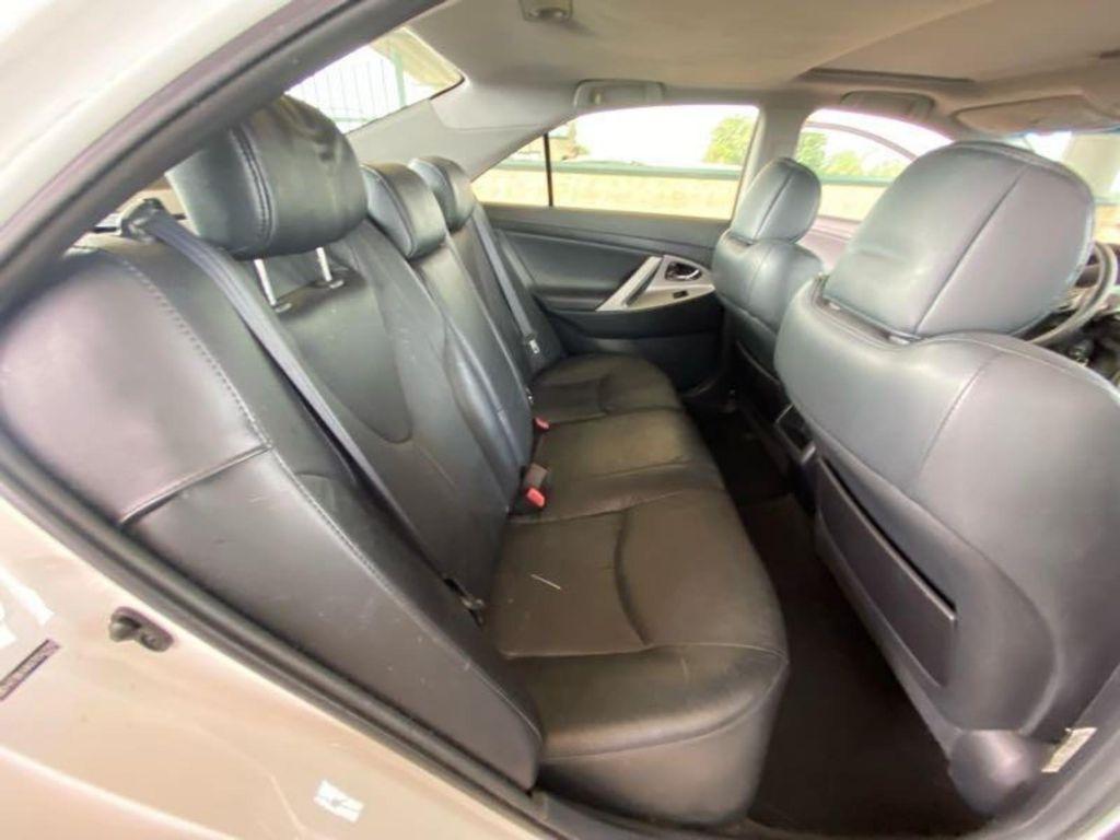 Toyota Camry photo 15