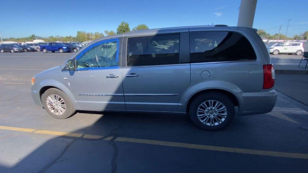 Chrysler Town & Country Touring-L 2014