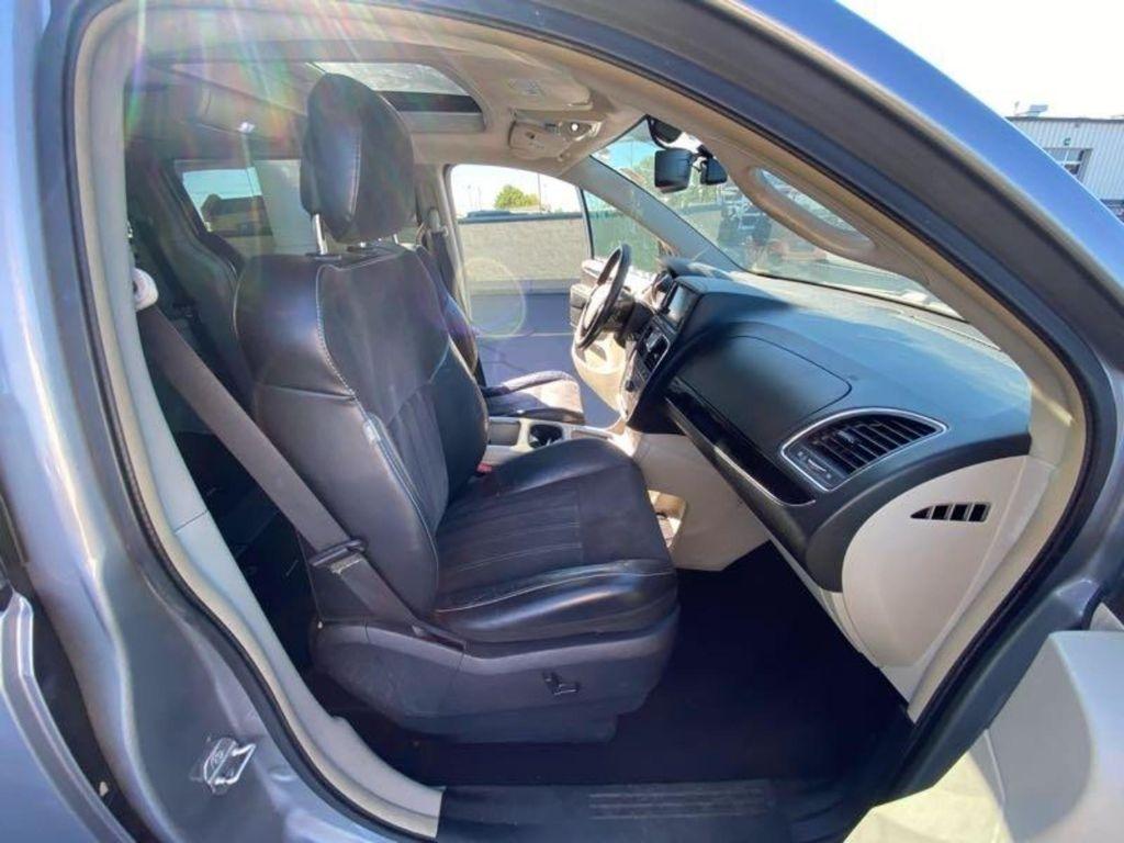 Chrysler Town & Country Touring-L 2014