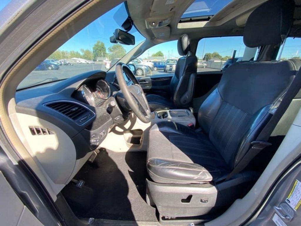 Chrysler Town & Country Touring-L 2014