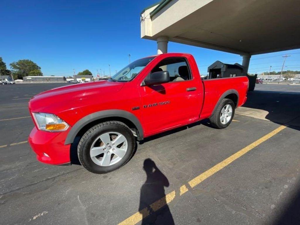 Dodge 1500 ST SWB 2WD 2012