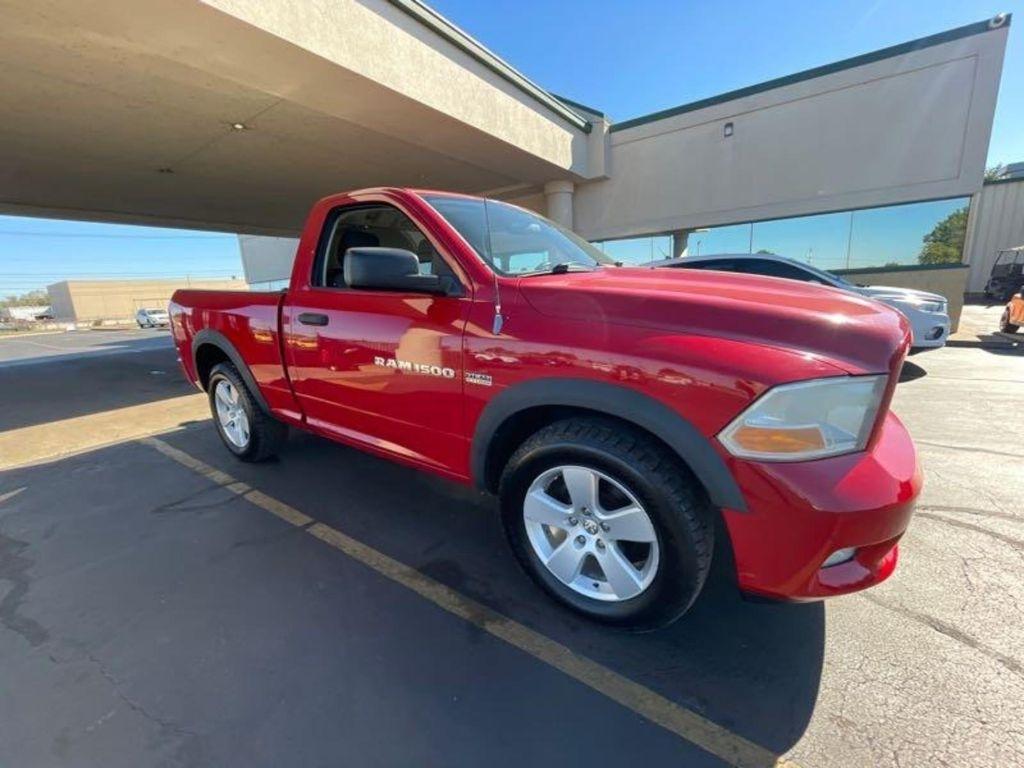 Dodge 1500 ST SWB 2WD 2012