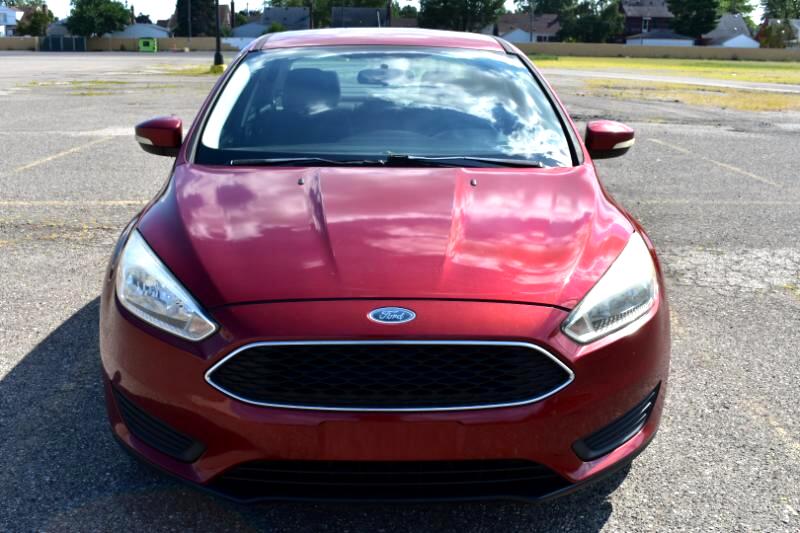 2015 Ford Focus SE photo 3