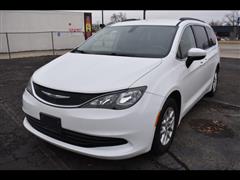 2020 Chrysler Voyager 