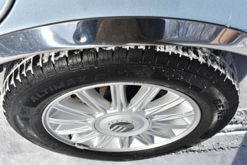 Mercury Grand Marquis 4dr Sdn LS 2011