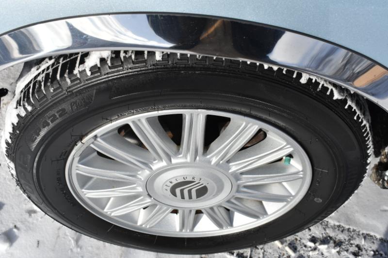 Mercury Grand Marquis 4dr Sdn LS 2011