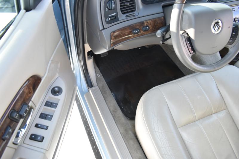 Mercury Grand Marquis 4dr Sdn LS 2011