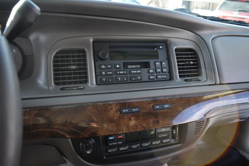 Mercury Grand Marquis 4dr Sdn LS 2011