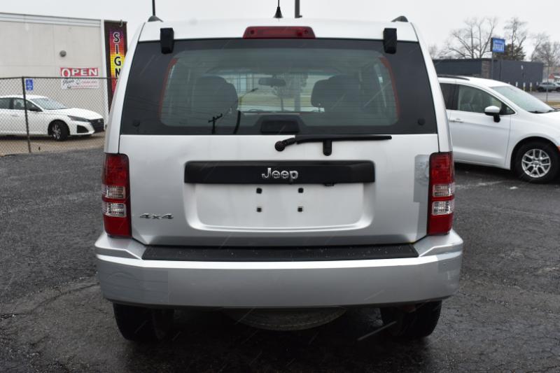 Jeep Liberty 4WD 4dr Sport 2012