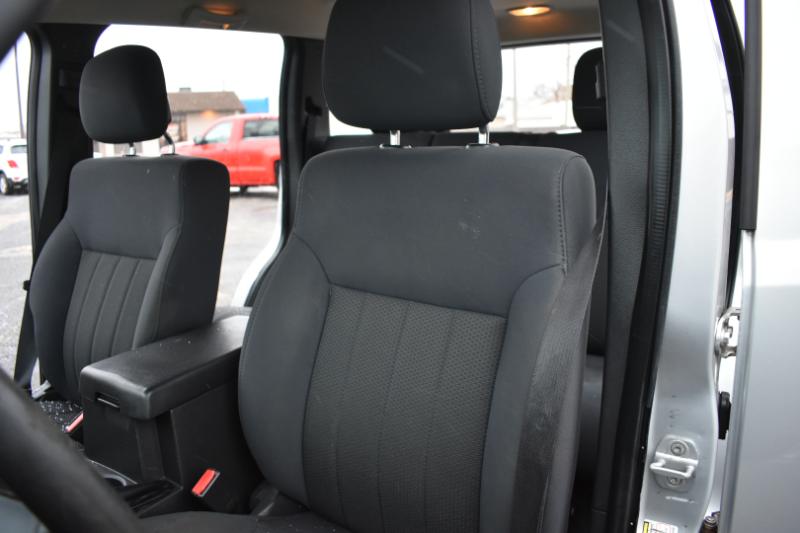 Jeep Liberty 4WD 4dr Sport 2012