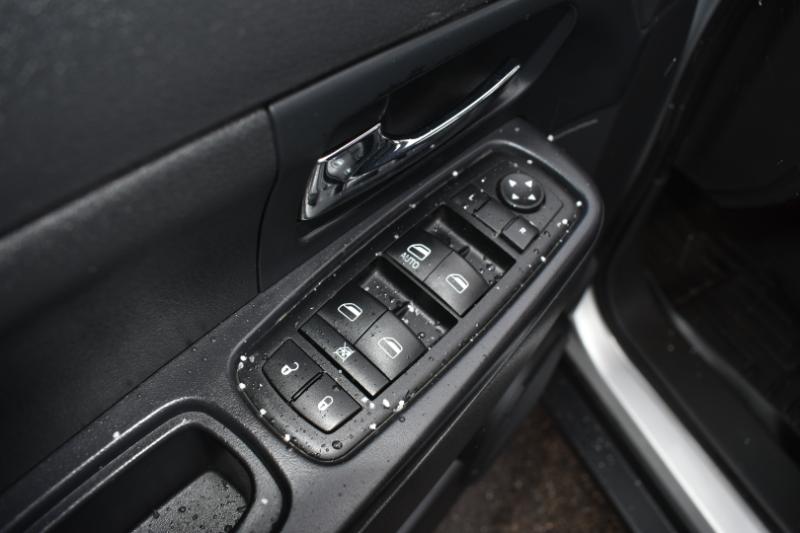 Jeep Liberty 4WD 4dr Sport 2012