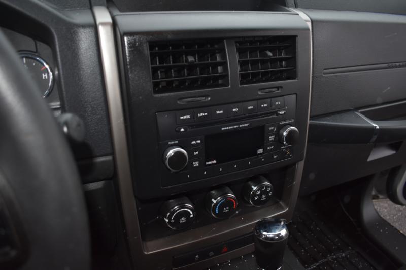 Jeep Liberty 4WD 4dr Sport 2012