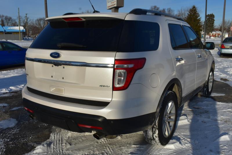 Ford Explorer 4WD 4dr XLT 2011