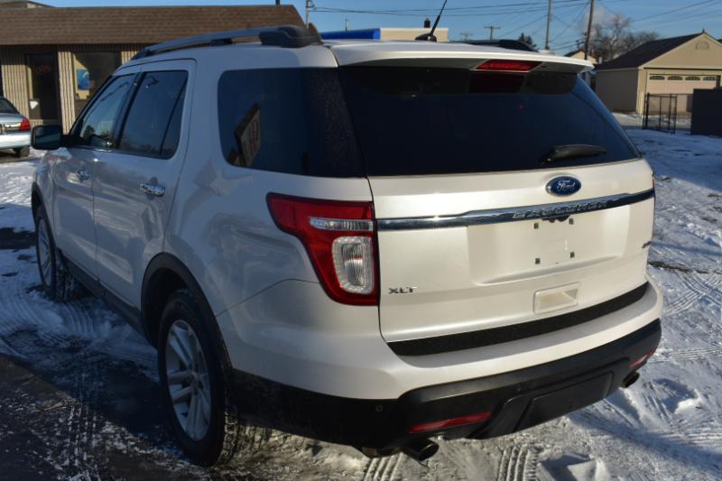 Ford Explorer 4WD 4dr XLT 2011