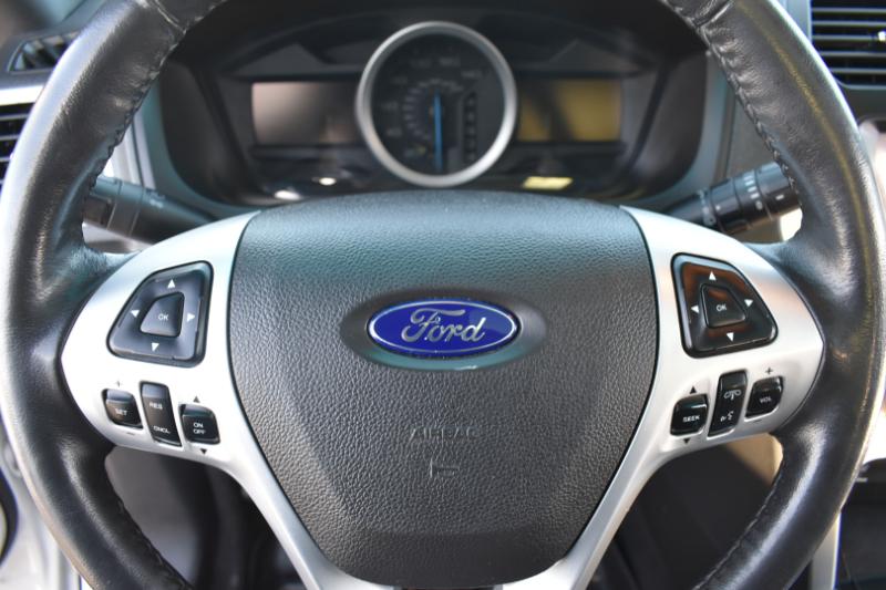 Ford Explorer 4WD 4dr XLT 2011