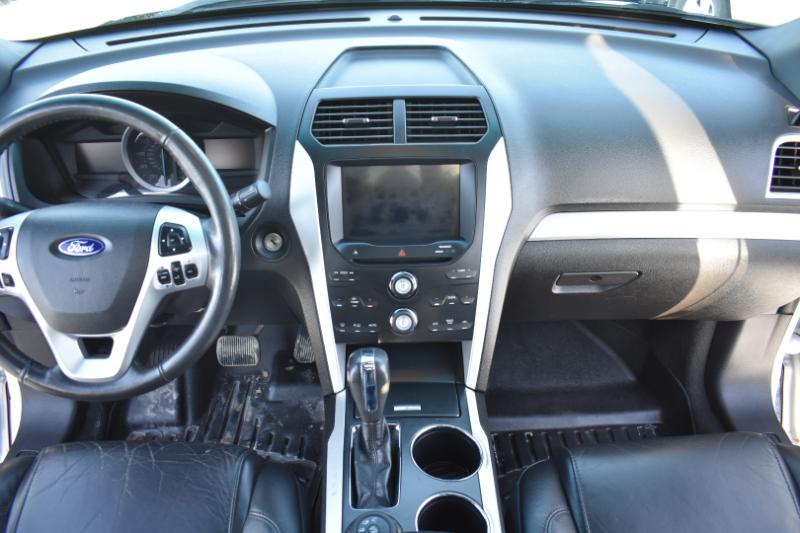 Ford Explorer 4WD 4dr XLT 2011