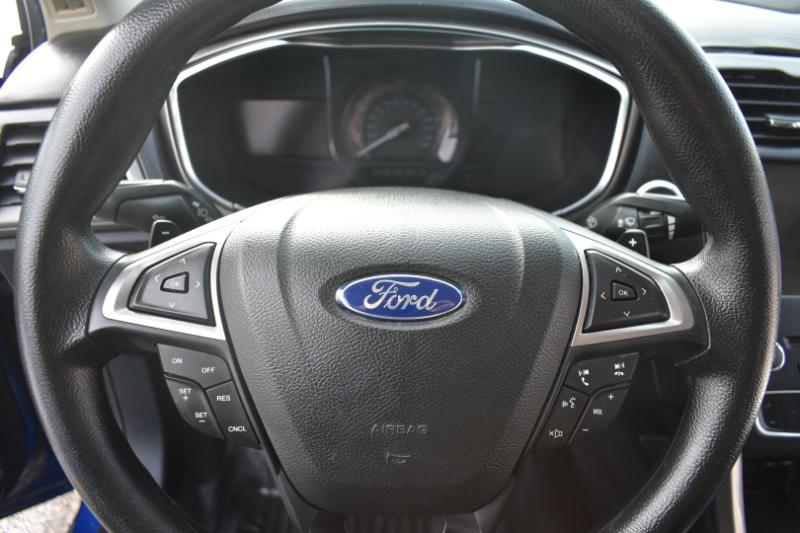 Ford Fusion SE FWD 2017