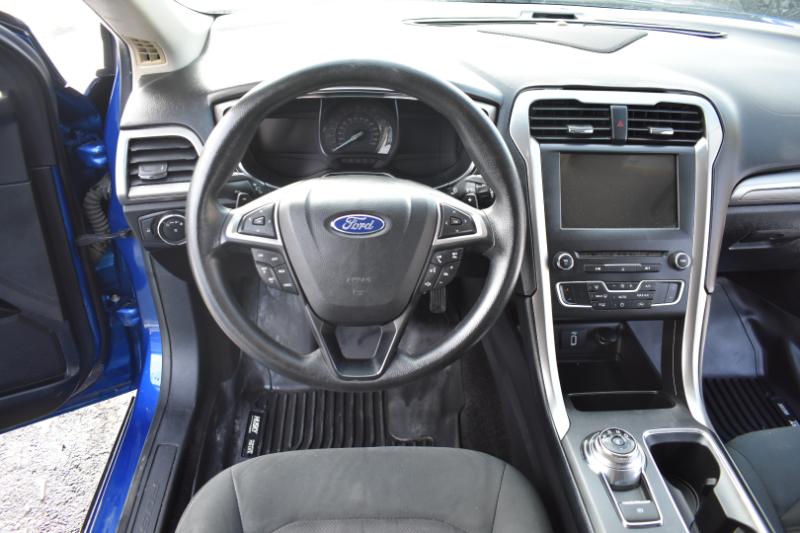 Ford Fusion SE FWD 2017