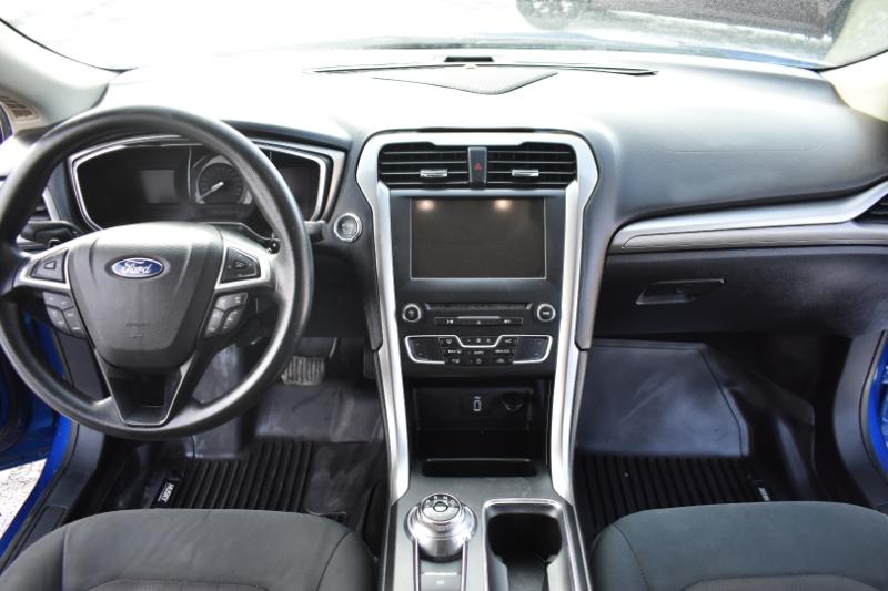 Ford Fusion SE FWD 2017