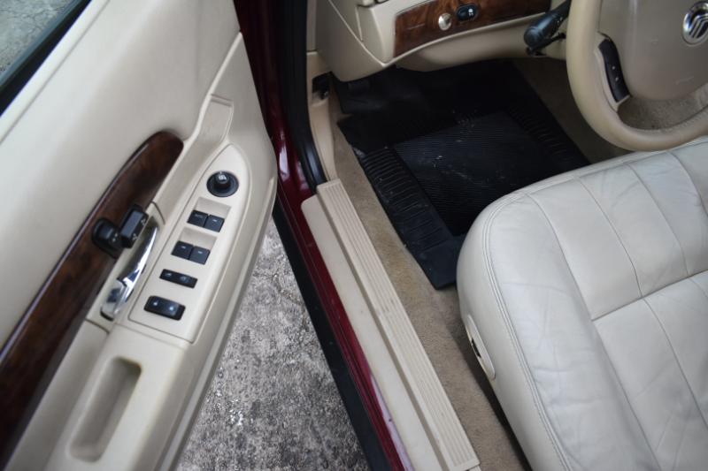 Mercury Grand Marquis 4dr Sdn LS 2009