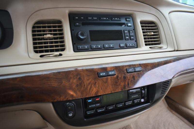 Mercury Grand Marquis 4dr Sdn LS 2009