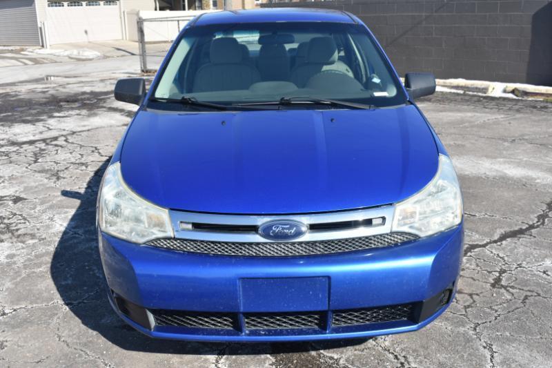 Ford Focus 4dr Sdn SE 2010