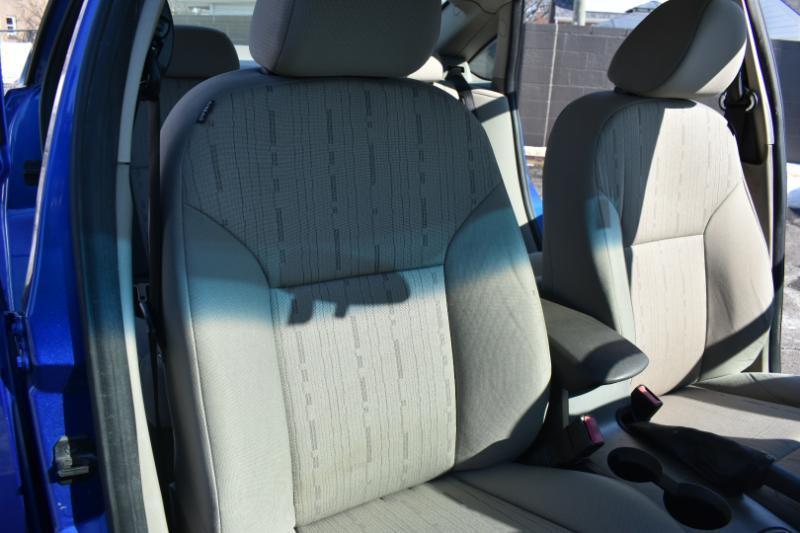 Ford Focus 4dr Sdn SE 2010