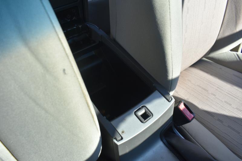 Ford Focus 4dr Sdn SE 2010