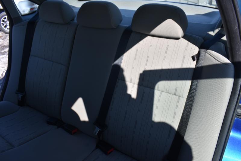 Ford Focus 4dr Sdn SE 2010