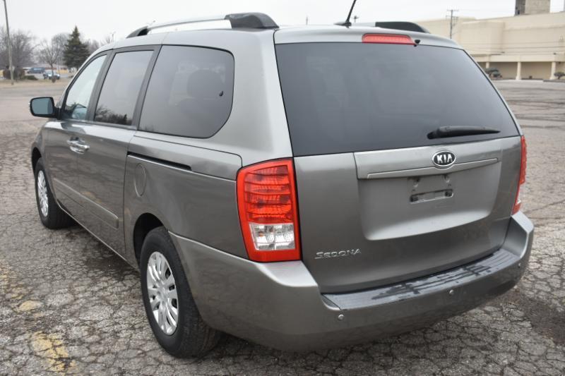 Kia Sedona 4dr LWB LX 2011