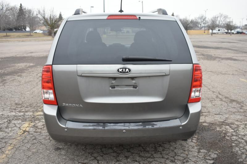 Kia Sedona 4dr LWB LX 2011