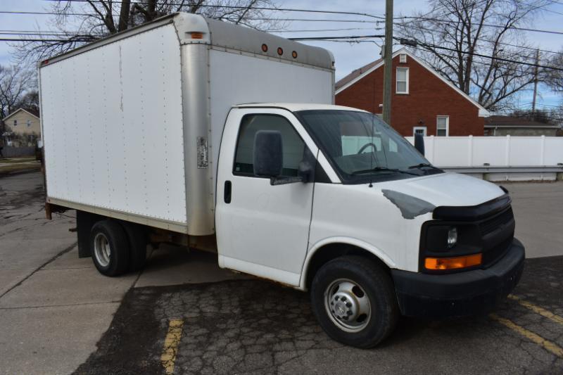 Chevrolet Express Commercial Cutaway 139" WB C6Y SRW 2007