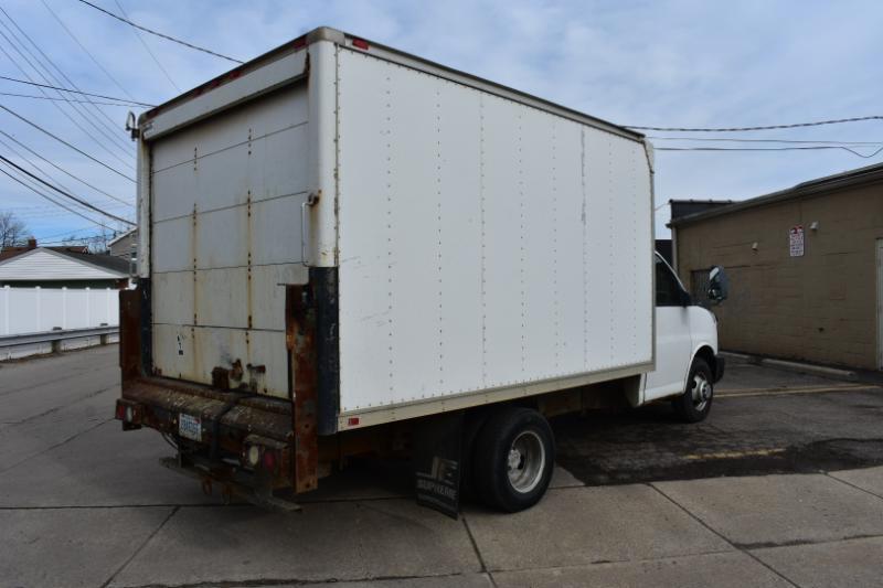 Chevrolet Express Commercial Cutaway 139" WB C6Y SRW 2007