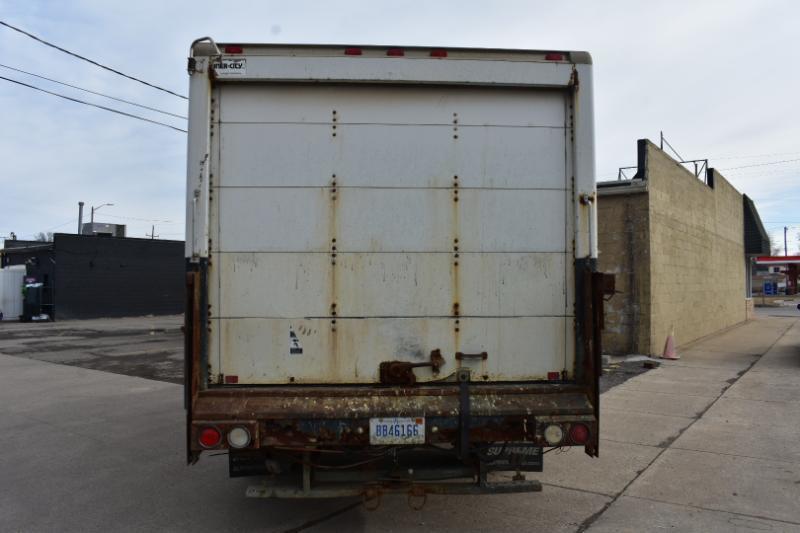 Chevrolet Express Commercial Cutaway 139" WB C6Y SRW 2007