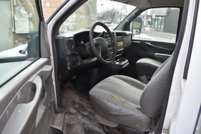 Chevrolet Express Commercial Cutaway 139" WB C6Y SRW 2007