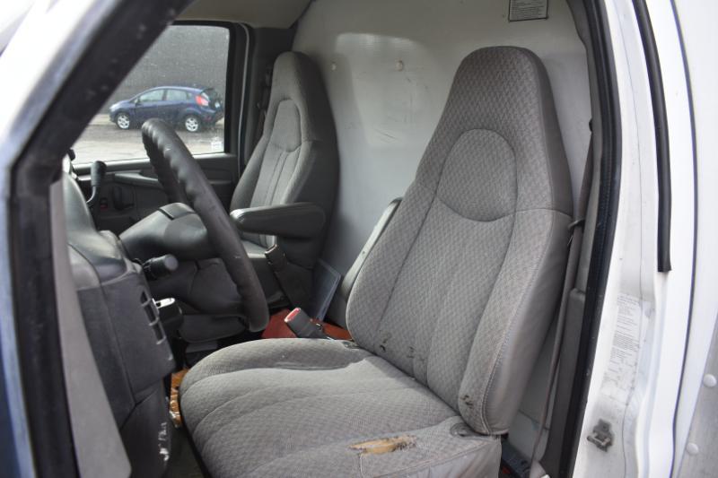 Chevrolet Express Commercial Cutaway 139" WB C6Y SRW 2007
