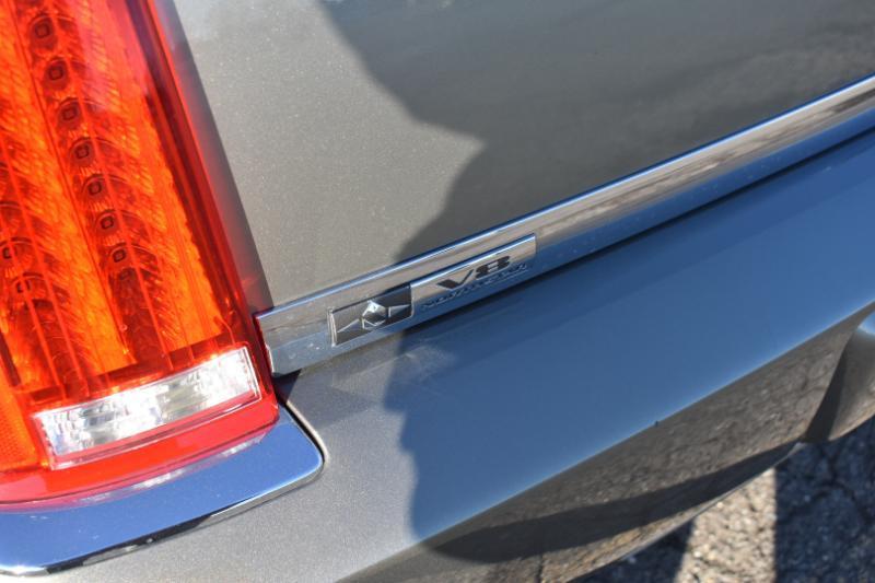 Cadillac DTS 4dr Sdn Premium Collection 2011