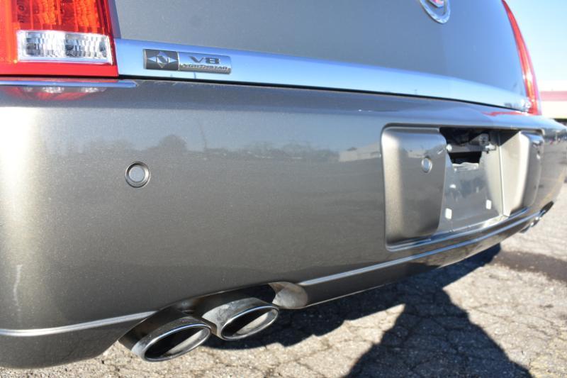 Cadillac DTS 4dr Sdn Premium Collection 2011