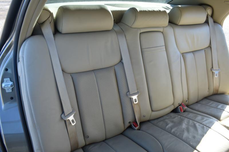 Cadillac DTS 4dr Sdn Premium Collection 2011