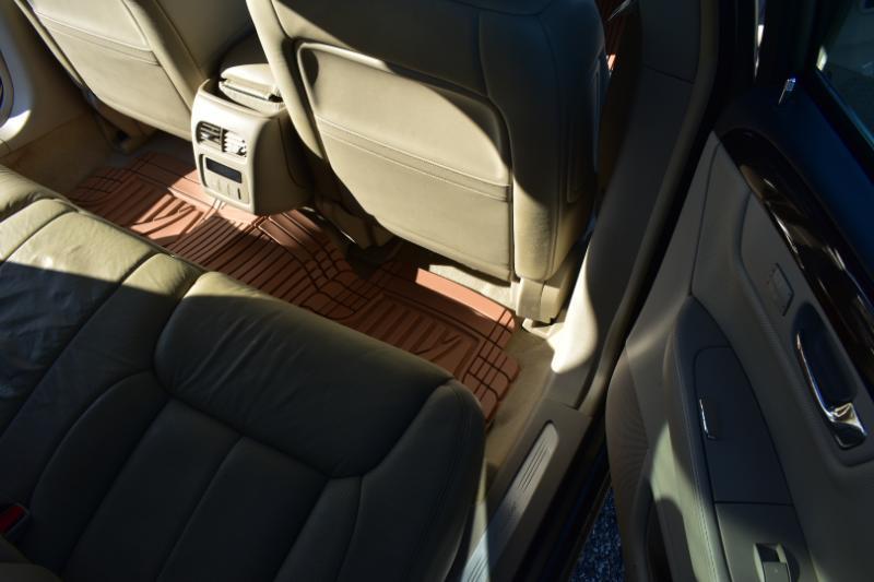 Cadillac DTS 4dr Sdn Premium Collection 2011