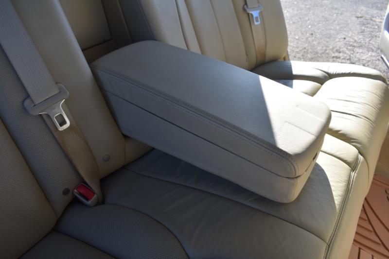 Cadillac DTS 4dr Sdn Premium Collection 2011