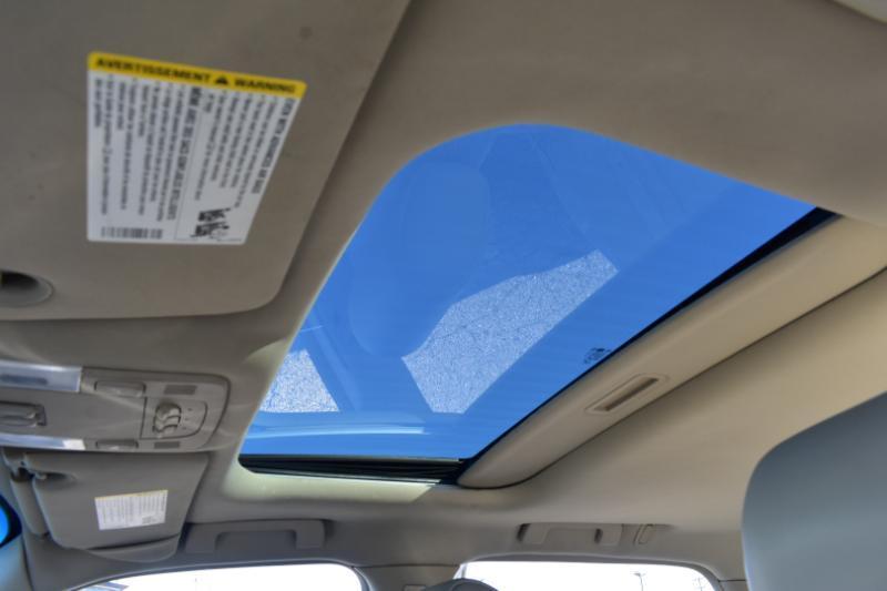 Cadillac DTS 4dr Sdn Premium Collection 2011