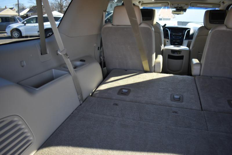 Cadillac Escalade ESV 4WD 4dr Luxury 2019