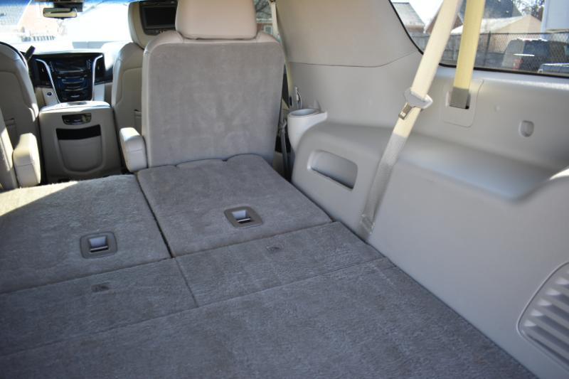 Cadillac Escalade ESV 4WD 4dr Luxury 2019