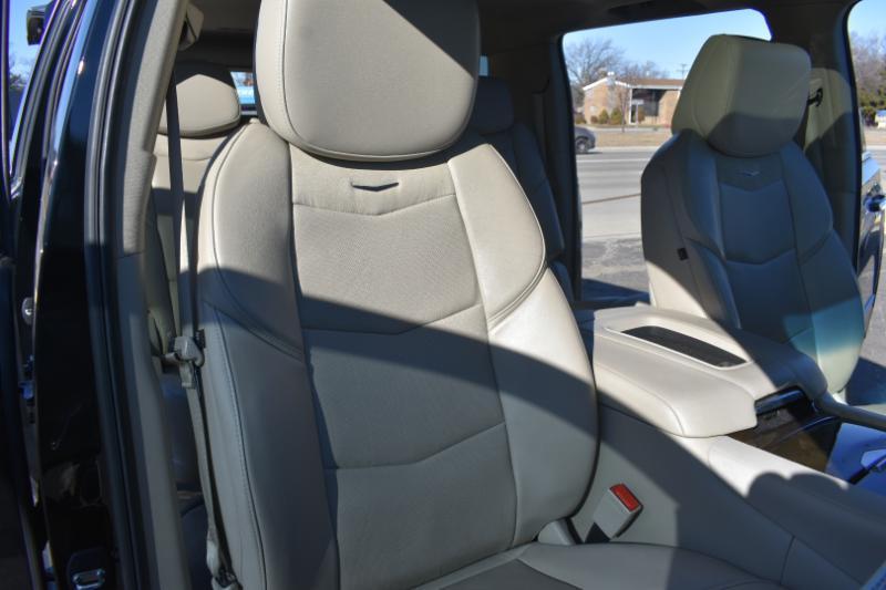 Cadillac Escalade ESV 4WD 4dr Luxury 2019